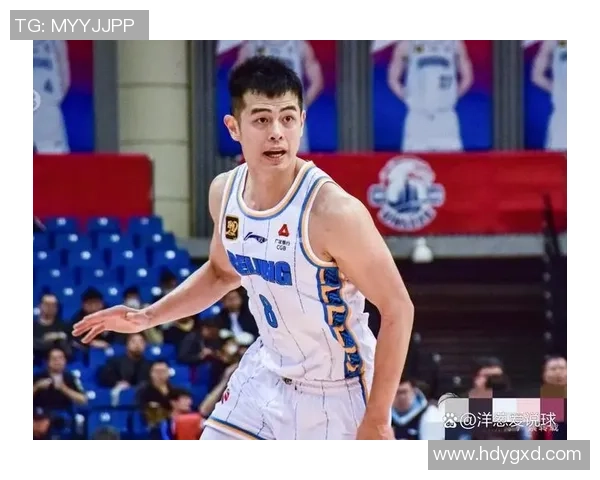 方硕的篮球之路：从青涩少年到赛场明星的成长故事与奋斗历程